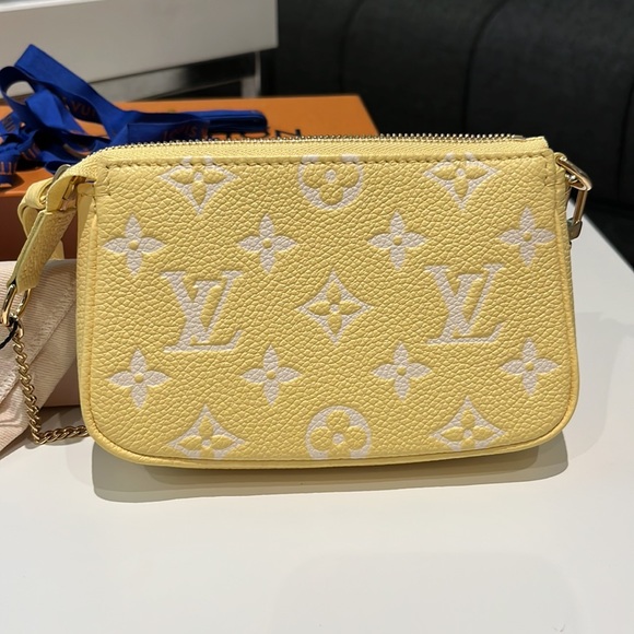 Authentic Louis Vuitton Mini Pochette Lemon Curd Yellow - Picture 3 of 10